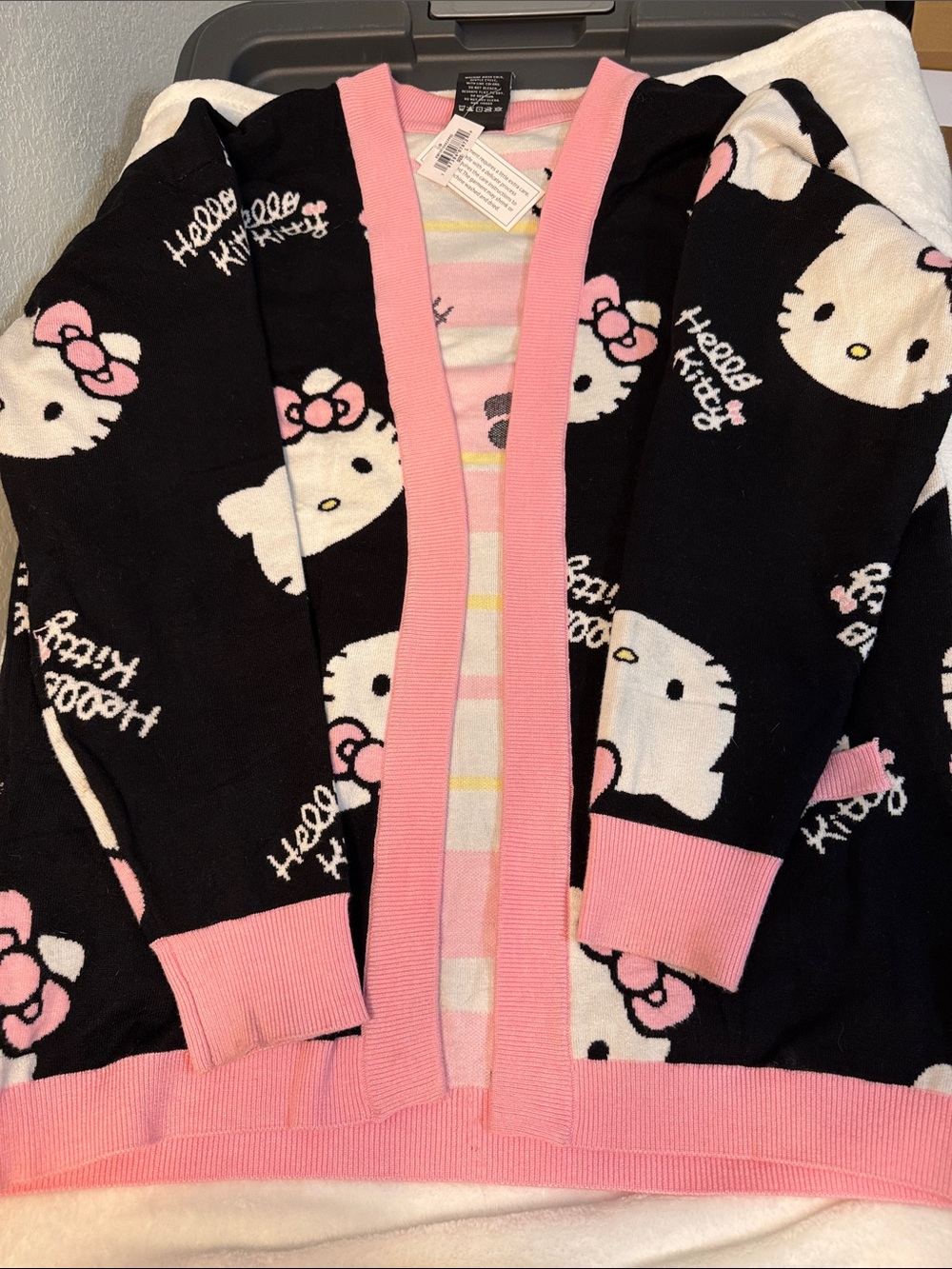 Women’s Hello Kitty cardigan